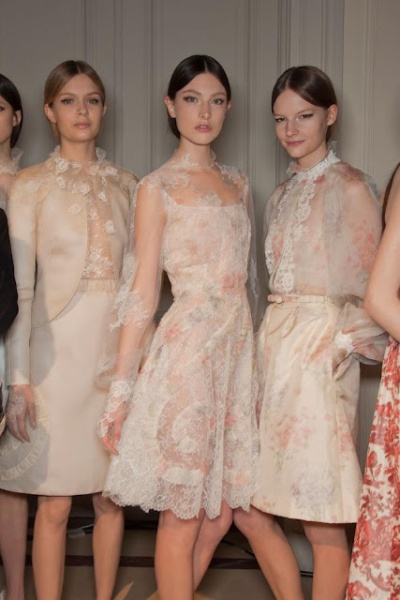 valentino-backstage-haute-couture-spring-2012-pfw26.jpg