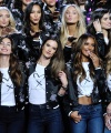 instar_models_posing_for_group_shots_before_the_victorias_secret_fashion_show_xh.jpg